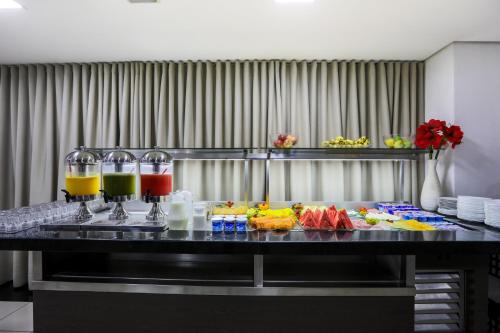 Makanan di atau berdekatan hotel