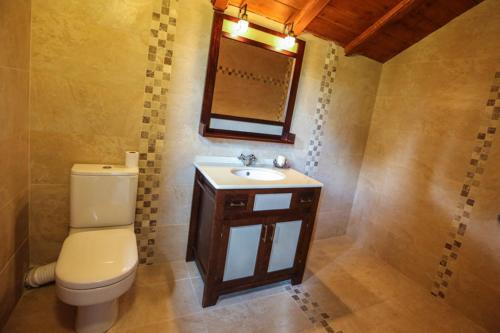 A bathroom at Moiata Kashta Villa