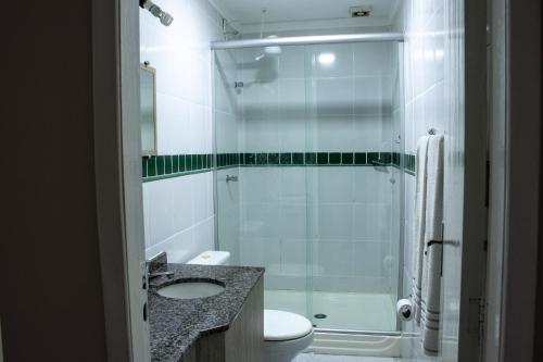 Bilik mandi di Hotel Villa Souza Ltda