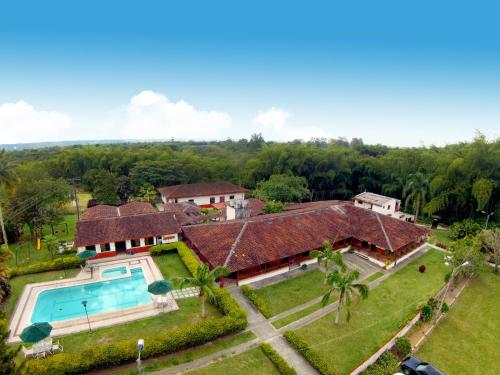 Πισίνα στο ή κοντά στο Hotel campestre La Floresta
