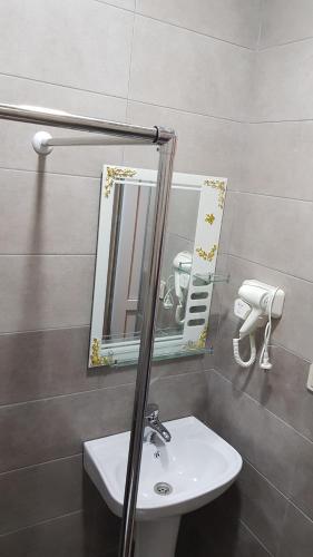 Un baño de Femily hotel ın batumı maretı str 2