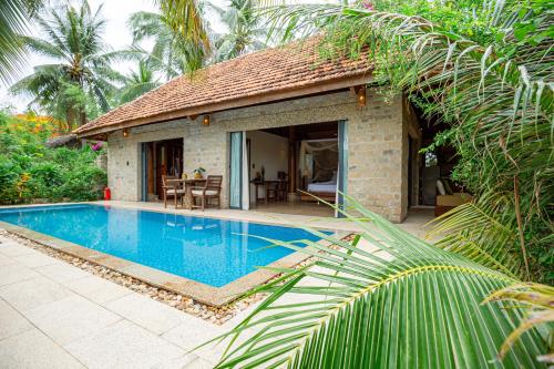 Πισίνα στο ή κοντά στο The Trang Villas