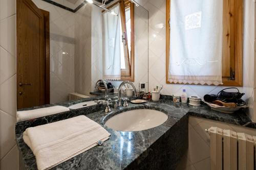 A kitchen or kitchenette at Il Rifugio