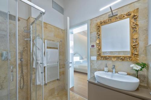 Kúpeľňa v ubytovaní Luxury Villa Spaccasole su Cortona - Sauna & Infinity Pool