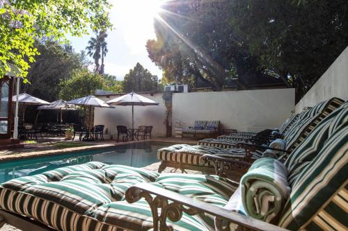 La alberca dentro o cerca de Evergreen Manor and Spa