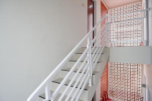 Фотография из галереи RedDoorz near RSUD Margono Purwokerto 3 в городе Пурвокерто