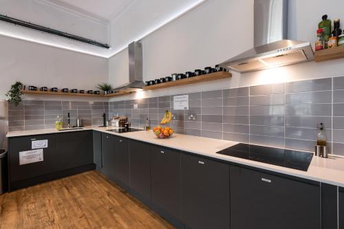 Dapur atau dapur kecil di CoDE Pod – The CoURT - Edinburgh