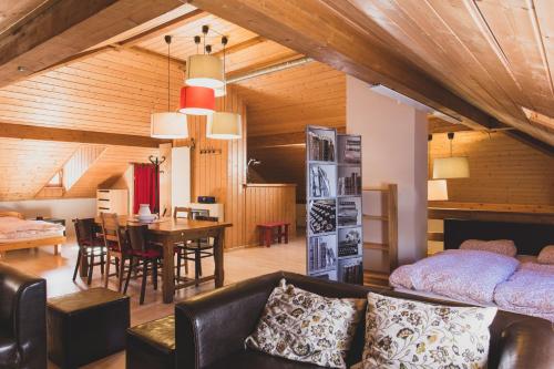 Posezení v ubytování Hôtel Le Besso - Swiss Romantic Lodge Zinal