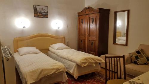 Кровать или кровати в номере Room in An Old House