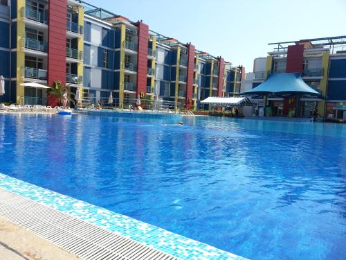 Swimming pool sa o malapit sa Elit 4 - Menada Apartments