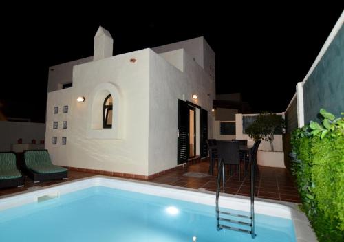 Gallery image of Villa Olympia Lovely, Close to Town and Beaches with Private Pool & Fast WiFi in Corralejo