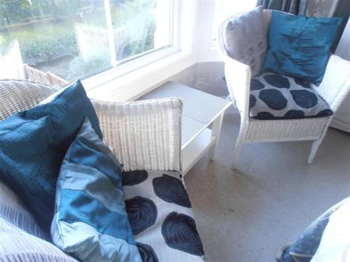 A seating area at Riverside Guest House 