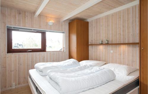 Gallery image of Gorgeous Home In lbk With Sauna in Ålbæk