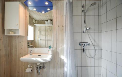 Koupelna v ubytování Gorgeous Home In Rm With Kitchen