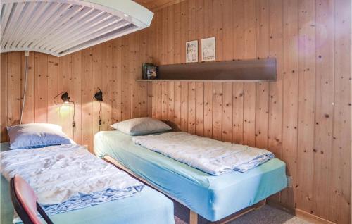 Vuode tai vuoteita majoituspaikassa Stunning Home In Oksbl With Sauna