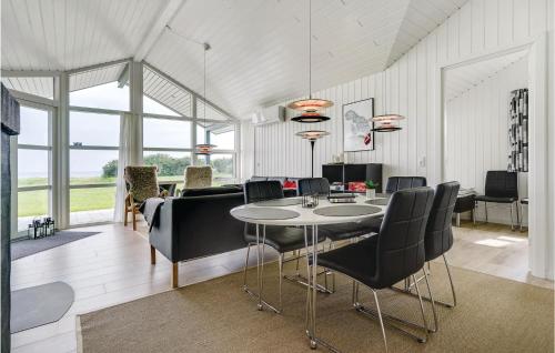 Posezení v ubytování Three-Bedroom Holiday Home In Nordborg