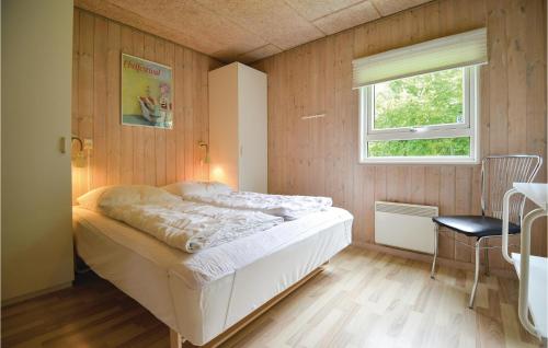 Zdjęcie z galerii obiektu Beautiful Home In Ebeltoft With Indoor Swimming Pool w mieście Ebeltoft