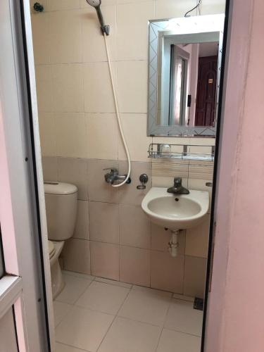 Phòng tắm tại Gia Hung Motorbike & Home Stay