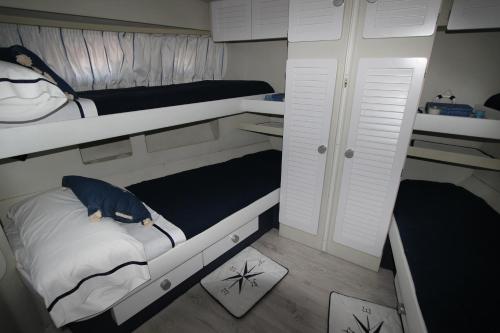 Gallery image of Yacht Hotel in Boiro