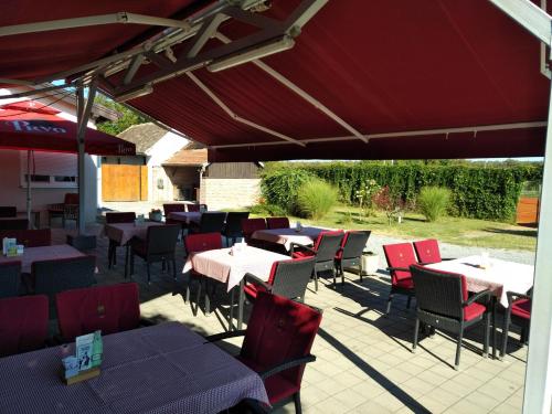 Restoran atau tempat lain untuk makan di Pansion Ribnjak