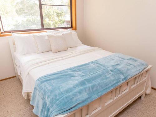 Lova arba lovos apgyvendinimo įstaigoje Kookas Nest - waterfront home, tranquil setting