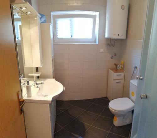 Koupelna v ubytování Apartmani Nada