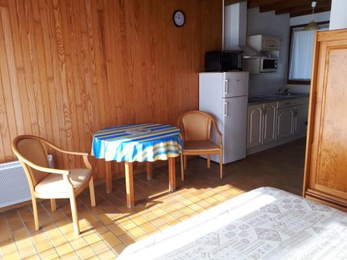 Gallery image of Les Genêts Studio in Eugénie-les-Bains