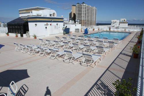 Bazén v ubytování Princess Bayside Beach Hotel nebo v jeho okolí