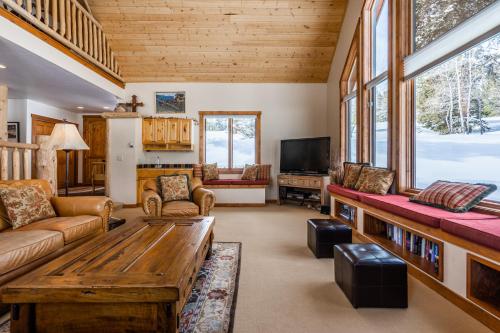 Moose Meadows Lodge – Photos 3