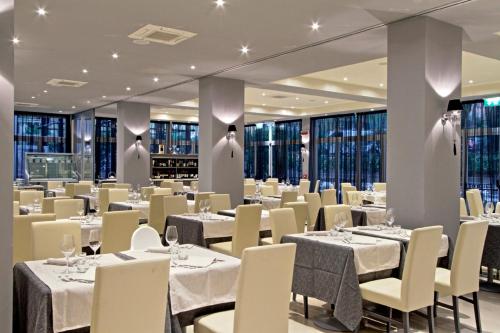 Boutique Hotel Calzavecchio tesisinde bir restoran veya yemek mekanı