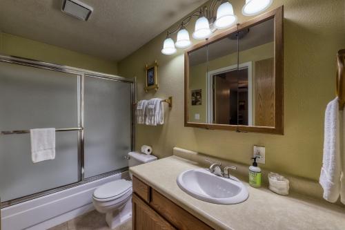 Gallery image of Aspen Village Golf Course Condo - Snowshoes in McCall