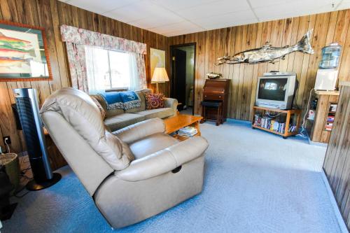 Scenic Bay Float Home Hideaway – Photos 4