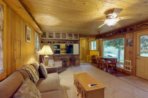 Alsea River Fishing Cabin – Photos 3