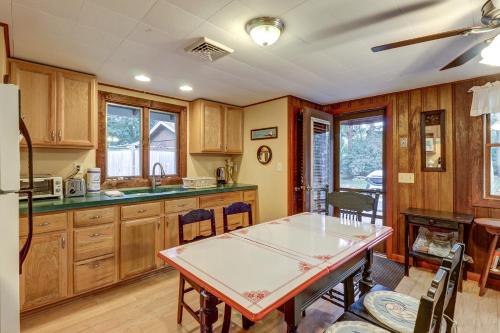 Dapur atau dapur kecil di Eastham Escape