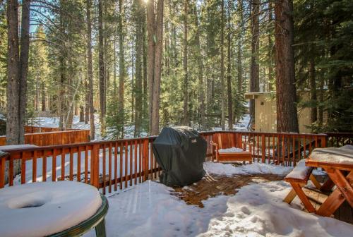Charming Tahoe Chalet – Photos 3