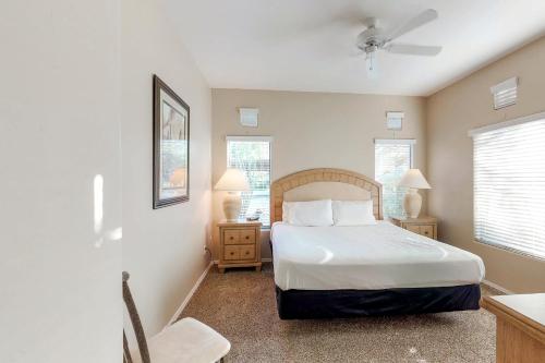 Giường trong phòng chung tại Vistoso Resort Casitas #101