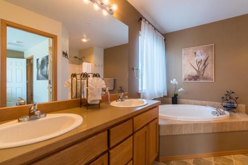 Ванная комната в East Wenatchee Serenity Hills