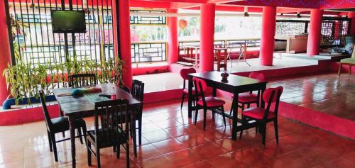 Restorāns vai citas vietas, kur ieturēt maltīti, naktsmītnē Resort Highlander