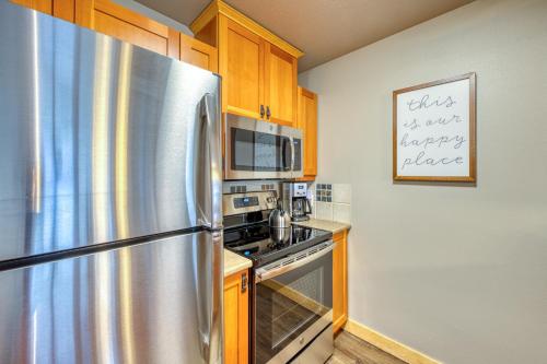 Una cocina o zona de cocina en Passage Point 207