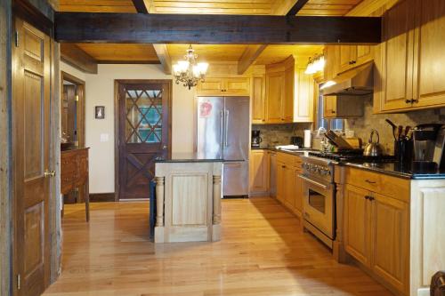 468 Pequawket Drive – Photos 2