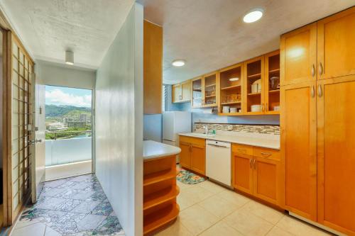 Gallery image of Harbor View Plaza #1203 in Honolulu