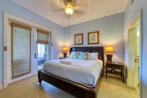 Llit o llits en una habitació de Redfish Village M2-426 Blue Mountain Beach 30A (Condo)