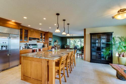 Hidden Luxury Beachfront Estate – Photos 3