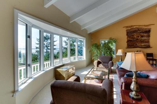 Hidden Luxury Beachfront Estate – Photos 4