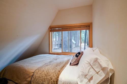 מיטה או מיטות בחדר ב-Cabin in the Woods