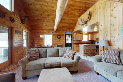Four Seasons Cabin – Photos 2