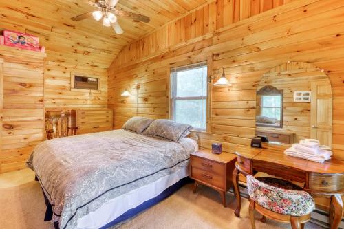 Ένα ή περισσότερα κρεβάτια σε δωμάτιο στο Family Oriented Cottage