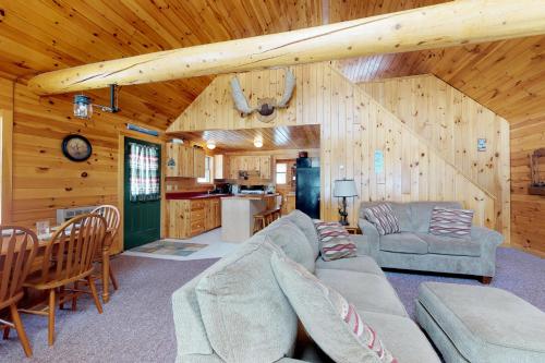 Four Seasons Cabin – Photos 3