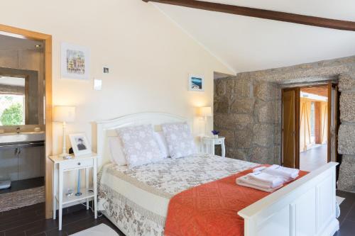 Postel nebo postele na pokoji v ubytování Host Wise - Boutique Country House w Pool