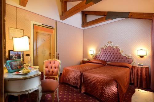 Hotel Rialto Image